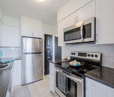 North Shore Towers - Photo 2