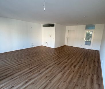 Ihr kleines Zuhause voller Leben 2-Zimmer-Wohnung im 1. OG in der S... - Photo 2