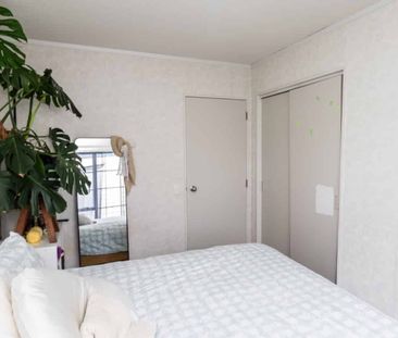 Spacious 3-Bedroom Family Home in a Lovely Neighbourhood - Photo 4