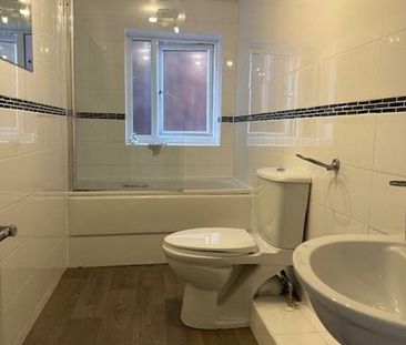 3 Bedroom Mews House For Rent in Marleyer Close, Manchester - Photo 6