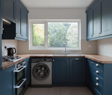 2 bedroom semi-detached house to rent - Photo 5