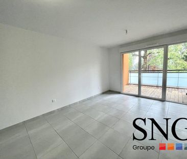 T2 AVEC LOGGIA ET DEUX PARKINGS - Photo 4