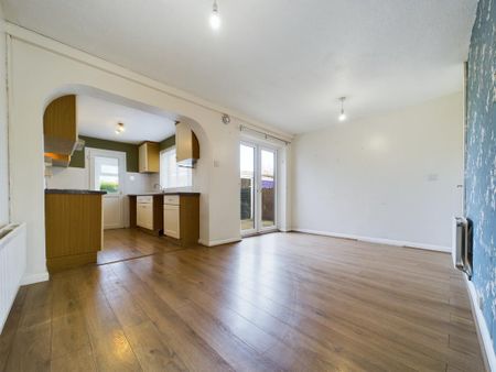 3 bedroom semi-detached house to rent - Photo 5