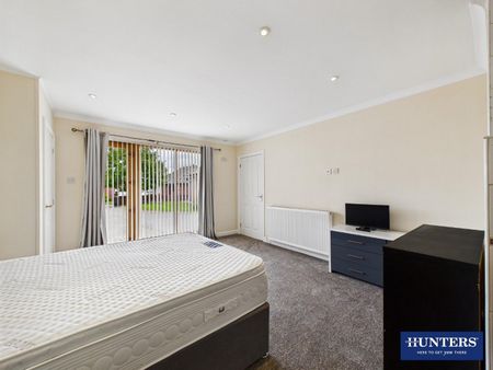 3 bedroom Bungalow To Let - Photo 5