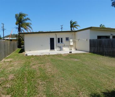 BONUS BIG BACKYARD AT THIS DUPLEX UNIT! - Photo 5