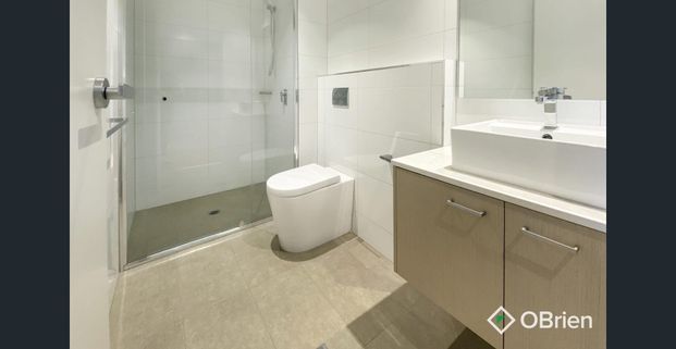 Coastal Charm Meets City Chic – Discover Frankston's Finest - Photo 1