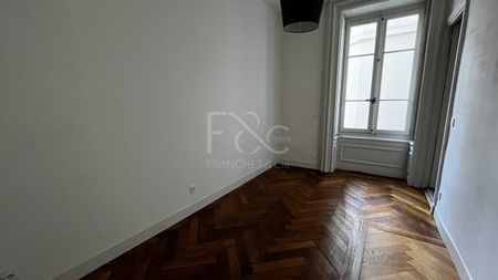 T3 de 118m² - Rue Duquesne - Photo 4