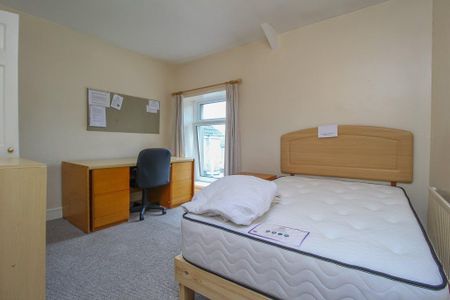 1 bedroom in a house share to rent - Photo 5