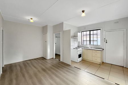 Two Bedroom Unit – Steps from the Beach! - Photo 4