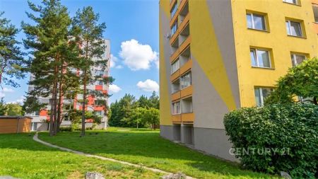 Pronájem zařízeného bytu 2+1 se zasklenou lodžií, Brno-Bystrc, ul. Opálkova - Photo 2