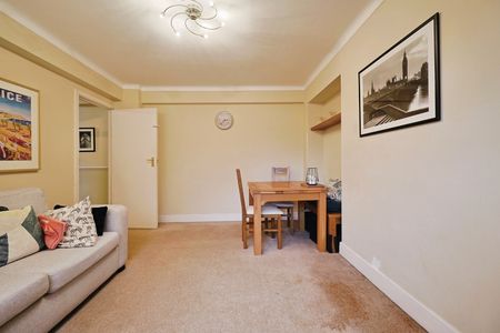 2 Bed Flat, Goldhawk Road, W6 - Photo 3