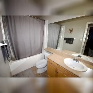 2 Bed 1 Bath Townhouse Summerside Edmonton For Rent - Photo 2