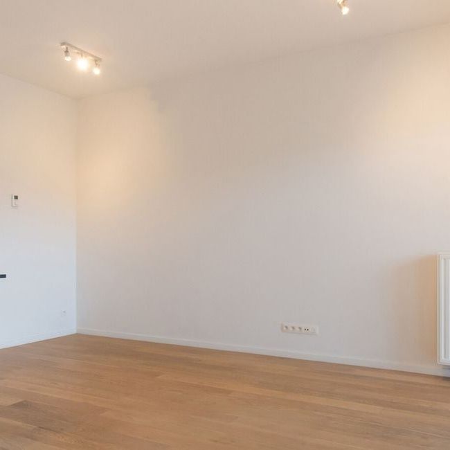 Appartement te huur in Antwerpen voor € 985 met 1 slaapkamer - Foto 1