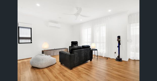 LET’S TALK – Convenient, modern living in Dakabin. - Photo 1