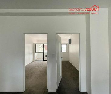 Unique Converted Apartment – One-Bedroom Home with Versatile Extra ... - Photo 4