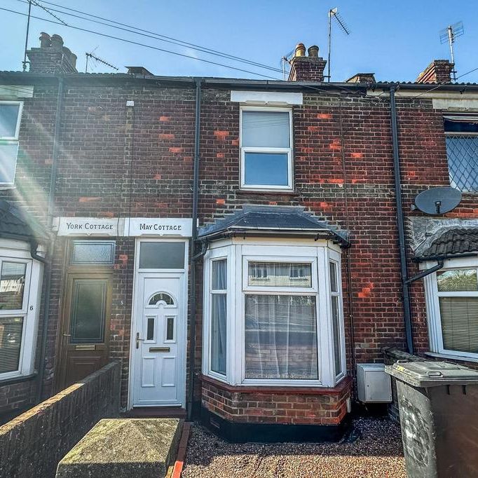 3 bedroom terraced house to rent - Photo 1