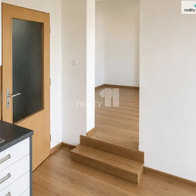 Byt 3+kk/śatna/komora, 50 m - Fotografie 1