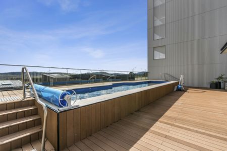 Contemporary Living - Photo 2