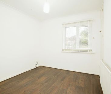 Foster Drive, Penylan, Cardiff, CF23 - Photo 2