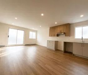 1 room apartment of 90m² in Longueuil - Photo 1