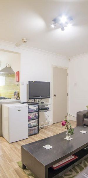 5 bedroom house to rent - Photo 1