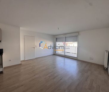Appartement à louer ST JEAN DE LA RUELLE - Photo 2