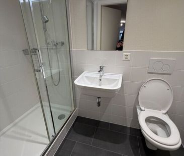 NICE 2-ROOM APARTMENT IN THE HEART OF GENEVA'S OLD TOWN - Photo 4