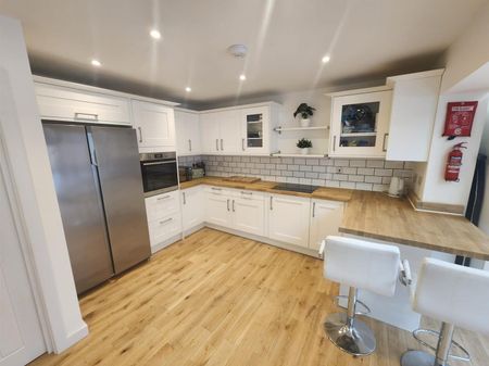 Orchard Gardens, Bristol - Photo 2