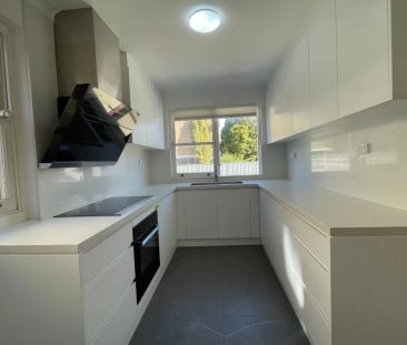 Well-Presented Two Bedroom Apartment in Convenient Penshurst Location - Photo 1