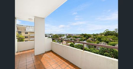 Prime Location Freshly Painted 2-Bed Apartment - Photo 5