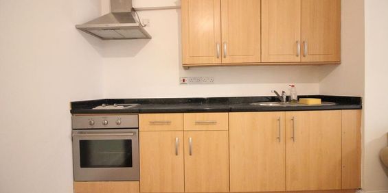 Chertsey Bridge Road, Chertsey - Photo 3