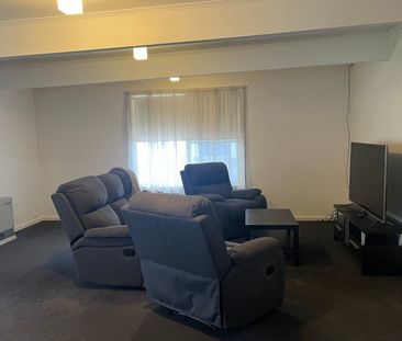 Character home in central location - Photo 1