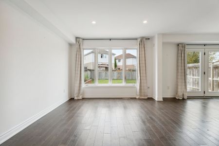 For Lease - 292 Esther Drive, Barrie, Ontario - Photo 2