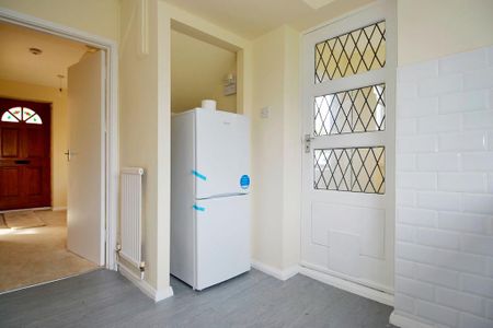 3 bedroom flat to rent - Photo 5