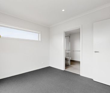 Rosehill Estate - BRAND NEW HOME - Photo 2