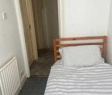 Room in a Shared House, Shrubland Road, E17 - Photo 4