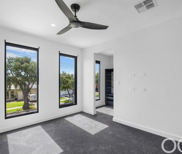 Open the Door To Luxurious Coastal Living in Henley Beach - Photo 4