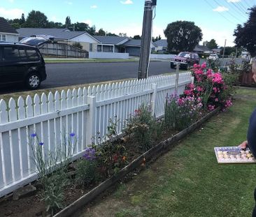 Charming 3BR Home with Garden - Te Awamutu - Photo 3