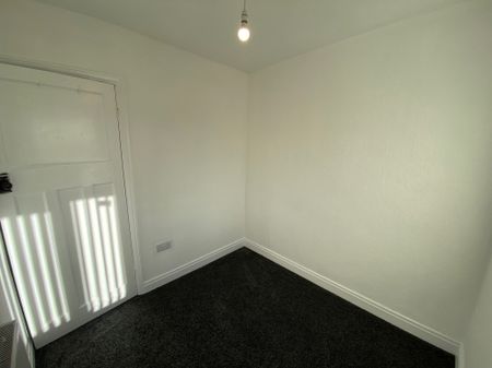 Dodgson Avenue, Leeds - Photo 5