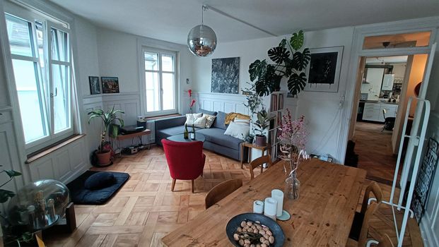 Gemütliche und zentrale Altbauwohnung – vorerst befristet: 31.3.2027 - Photo 1