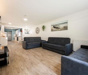 8 bedroom terraced house to rent - Photo 2