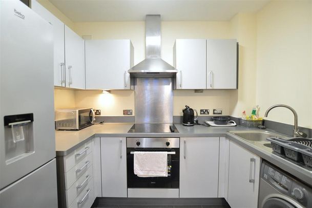 2 bedroom flat to rent - Photo 1
