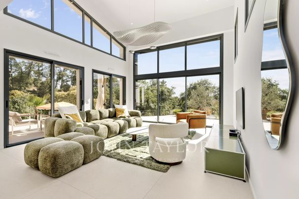 Maison à louer Valbonne, Cote d'Azur, France7 500 EUR / Mois - Photo 1
