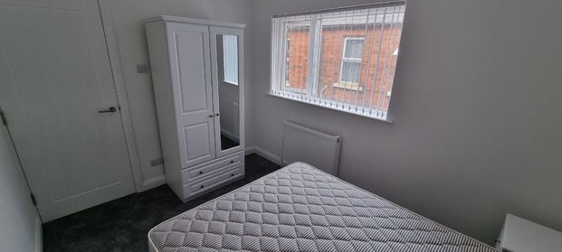 Apartment 3, 6 Eglantine Gardens, Belfast BT9 6EZ - Photo 1