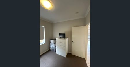 UNFURNISHED - Modern & Spacious 2x1 Apartment in Secure Complex - Photo 5