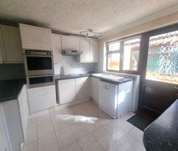 3 bedroom terraced house to rent - Photo 6