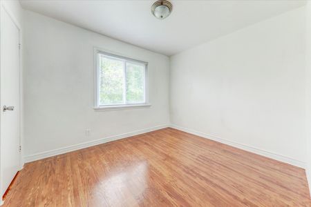 For Lease - 110 Ellendale Drive Unit# Main, Toronto, Ontario - Photo 5