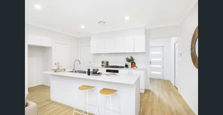 Modern & Incredibly Spacious Townhouse - Photo 2