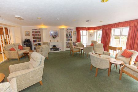 1 bedroom retirement property to rent - Photo 3