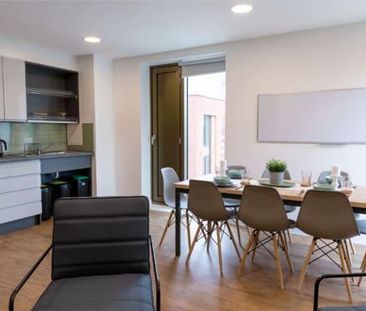 1 bedroom in a flat share to rent - Photo 3